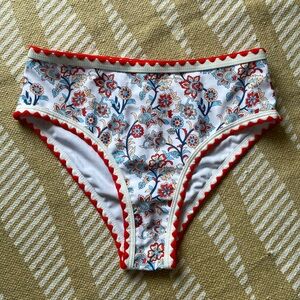 ✌️2/$10✌️ Floral Hi-Cut Bikini Bottoms w Scalloped Trim - Red Blue and White
